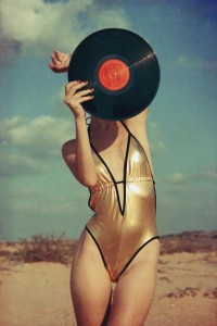 1-bikini-girl-with-vinyl-records-200x300